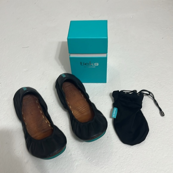 Tieks by Gavrieli Black Matte ballet flats - Picture 1 of 7